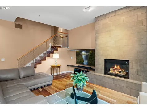 949 NW Overton Street Portland OR 97209