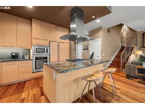 949 NW Overton Street Portland OR 97209