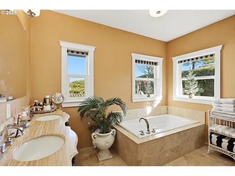 3720 Columbia View Drive The Dalles OR 97058