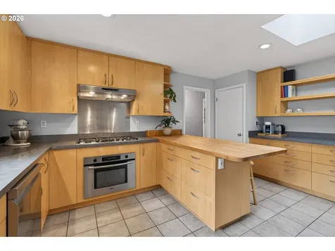 4103 SW Lee Street Portland OR 97221