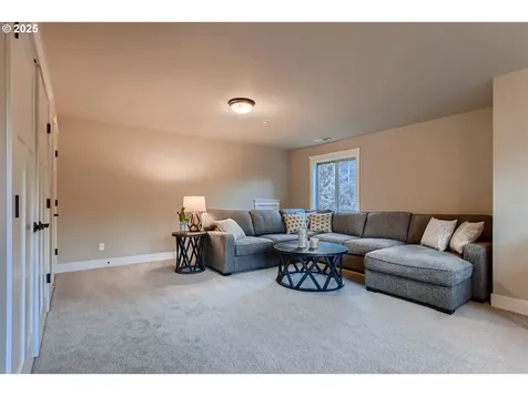 12241 SW 13th Court Portland OR 97219