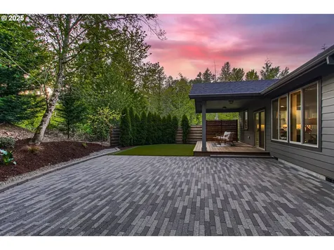 12241 SW 13th Court Portland OR 97219