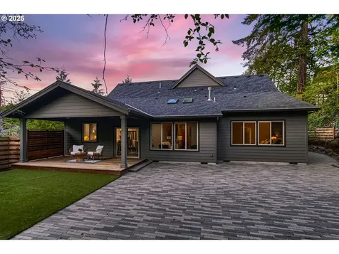 12241 SW 13th Court Portland OR 97219