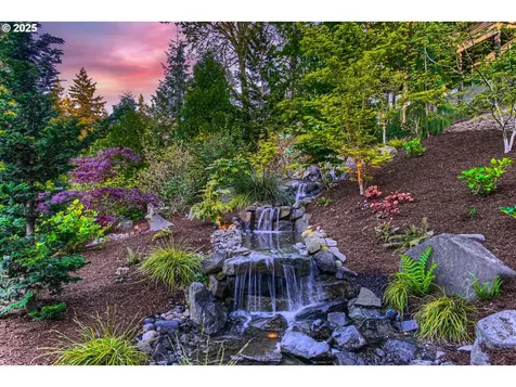 12241 SW 13th Court Portland OR 97219
