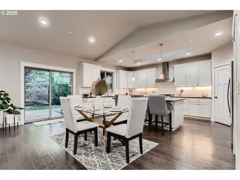 12241 SW 13th Court Portland OR 97219