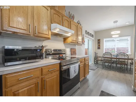 4826 Manning Drive NE Salem OR 97305