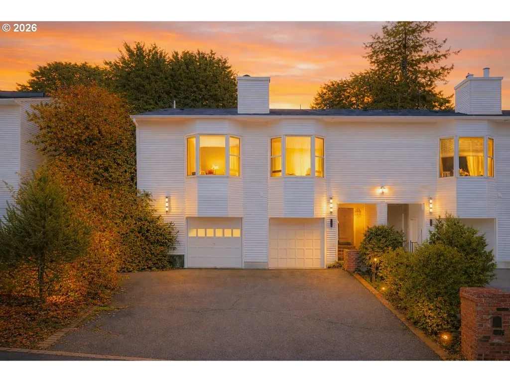 6535 SW Canyon Court Portland OR 97225