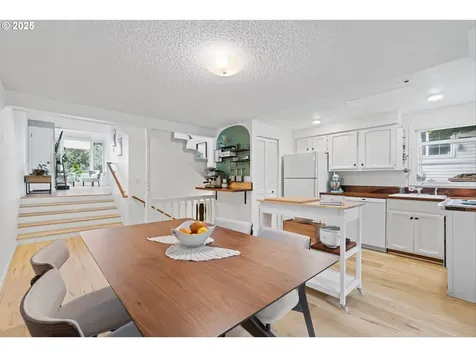 6535 SW Canyon Court Portland OR 97225