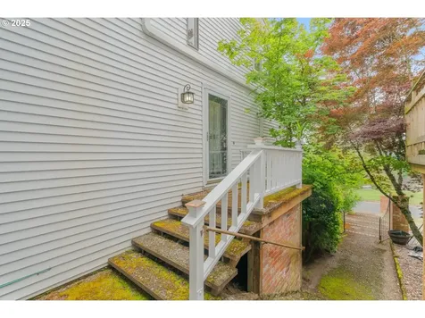6535 SW Canyon Court Portland OR 97225