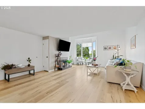 6535 SW Canyon Court Portland OR 97225
