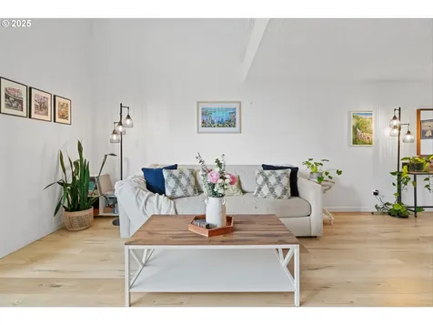 6535 SW Canyon Court Portland OR 97225