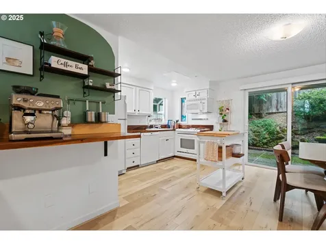 6535 SW Canyon Court Portland OR 97225