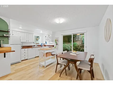 6535 SW Canyon Court Portland OR 97225