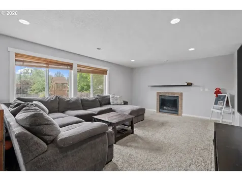 1819 N Main Street Newberg OR 97132