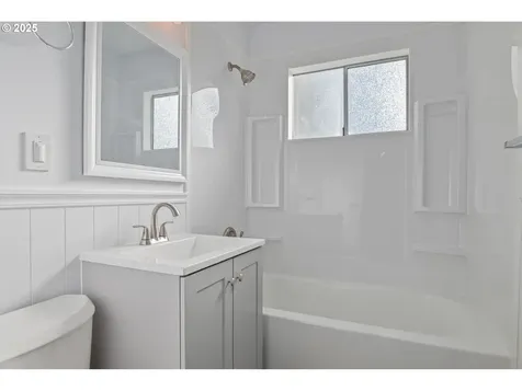 812 Harris Street Kelso WA 98626