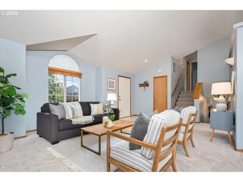 926 SE Dix Court Troutdale OR 97060