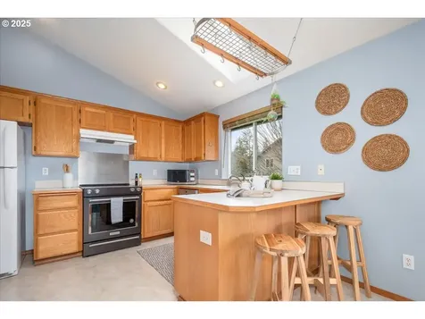 926 SE Dix Court Troutdale OR 97060