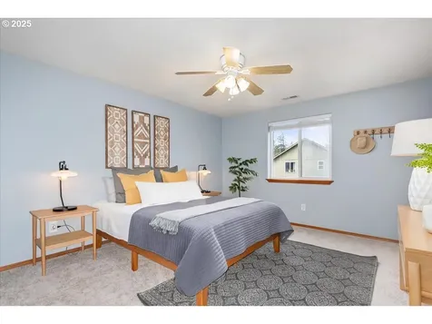 926 SE Dix Court Troutdale OR 97060
