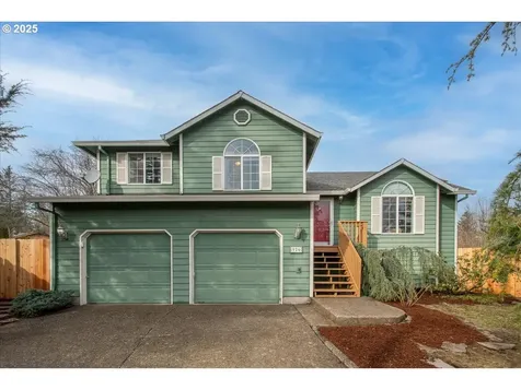 926 SE Dix Court Troutdale OR 97060
