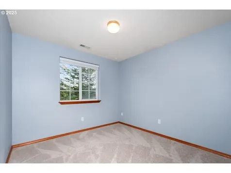 926 SE Dix Court Troutdale OR 97060