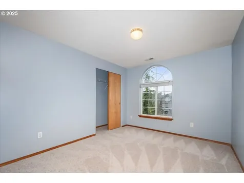 926 SE Dix Court Troutdale OR 97060