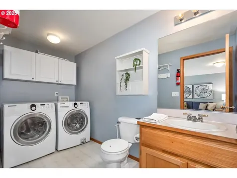 926 SE Dix Court Troutdale OR 97060