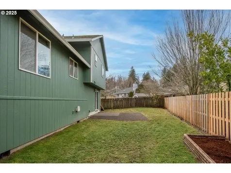 926 SE Dix Court Troutdale OR 97060