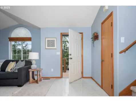 926 SE Dix Court Troutdale OR 97060