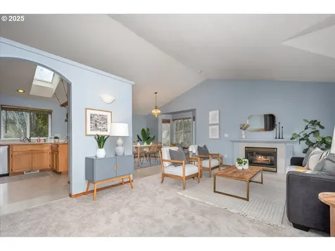926 SE Dix Court Troutdale OR 97060