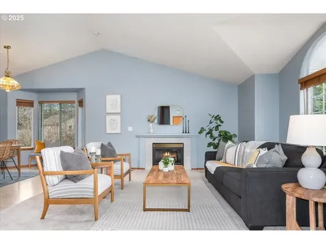 926 SE Dix Court Troutdale OR 97060
