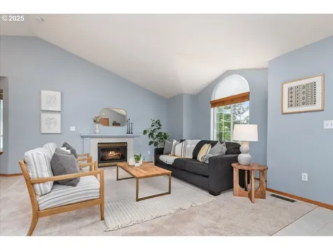 926 SE Dix Court Troutdale OR 97060