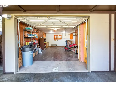 1090 Nyssa Street Junction City OR 97448