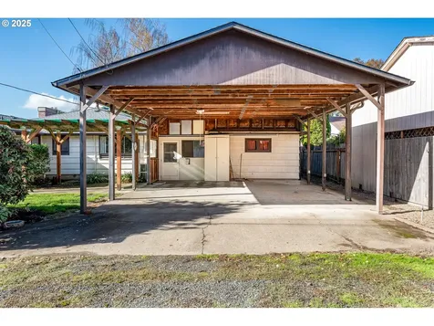 1090 Nyssa Street Junction City OR 97448