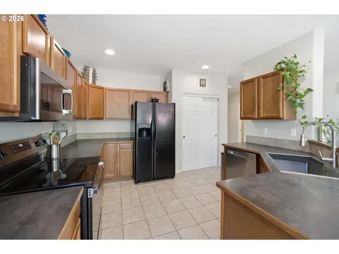 1798 S 57th Place Springfield OR 97478