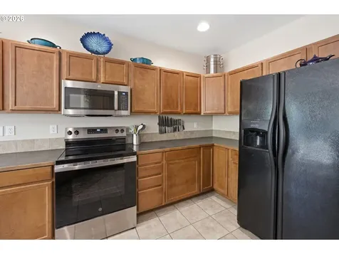 1798 S 57th Place Springfield OR 97478