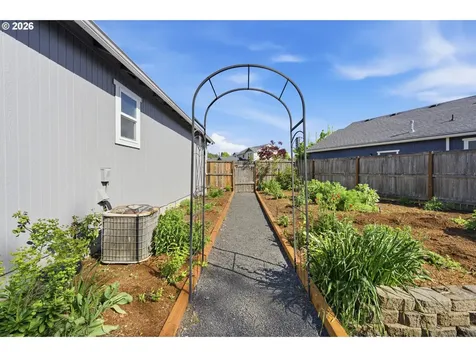 1798 S 57th Place Springfield OR 97478