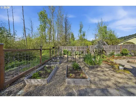 1798 S 57th Place Springfield OR 97478
