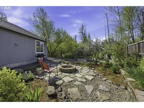 1798 S 57th Place Springfield OR 97478