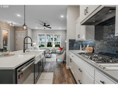 6883 SE Provence Street Hillsboro OR 97123