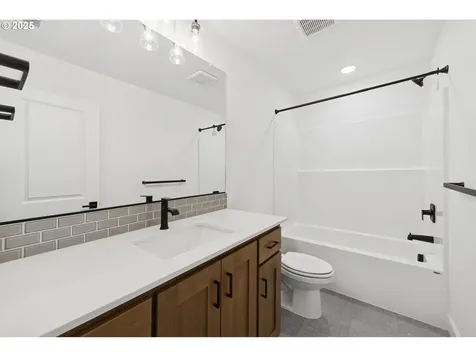 15480 SW Everglade Avenue Tigard OR 97224