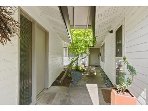 8330 SW Carmel Court Portland OR 97223