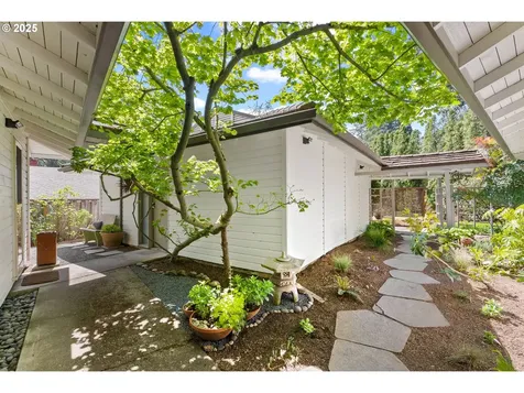 8330 SW Carmel Court Portland OR 97223