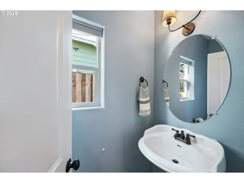 4838 NE 34th Avenue Portland OR 97211