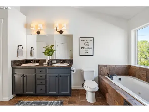 4838 NE 34th Avenue Portland OR 97211