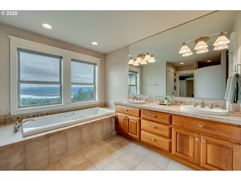 178 Discovery Drive Kalama WA 98625