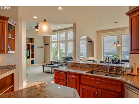 178 Discovery Drive Kalama WA 98625