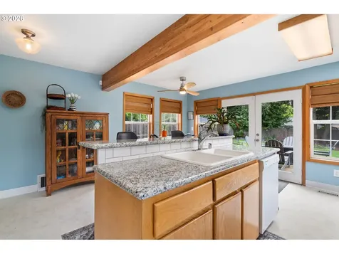 705 NW 41st Street Vancouver WA 98660