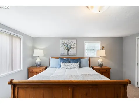 705 NW 41st Street Vancouver WA 98660