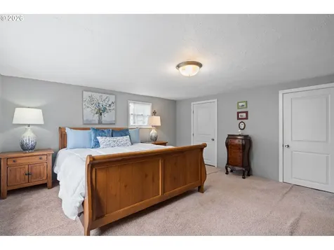 705 NW 41st Street Vancouver WA 98660