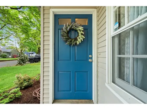 705 NW 41st Street Vancouver WA 98660